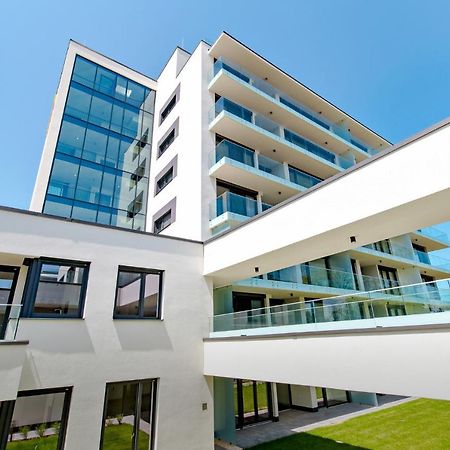 Clyde-Premium Lelle Waterfront Private Apartment バラトンレッレ エクステリア 写真