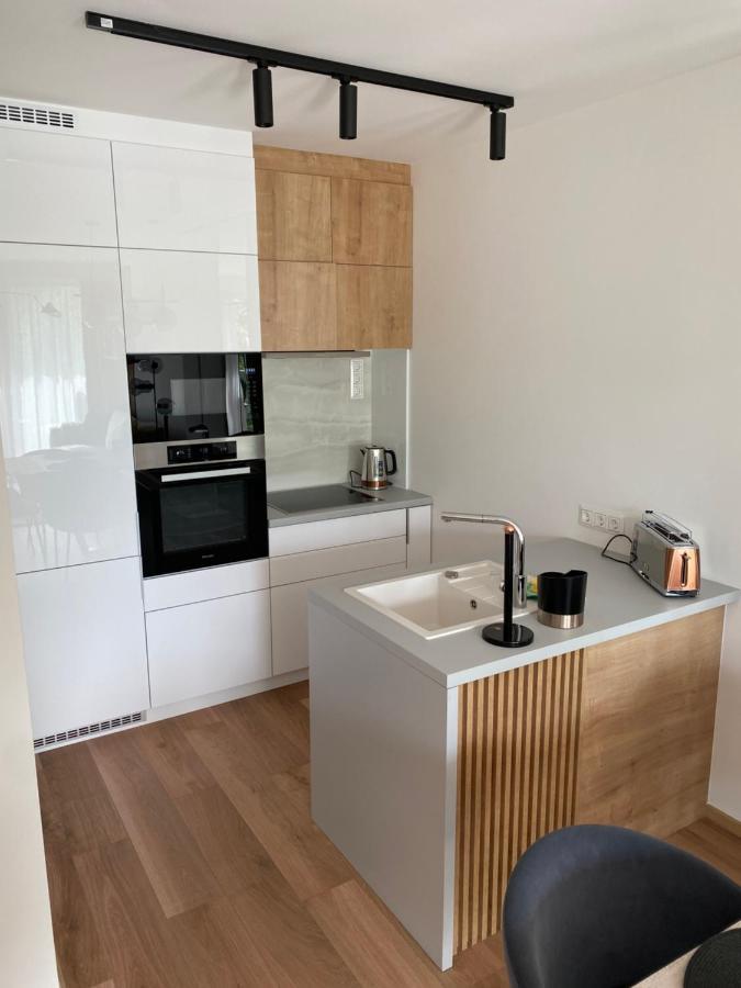 Clyde-Premium Lelle Waterfront Private Apartment バラトンレッレ エクステリア 写真