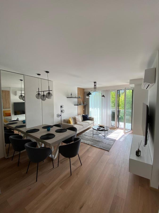 Clyde-Premium Lelle Waterfront Private Apartment バラトンレッレ エクステリア 写真