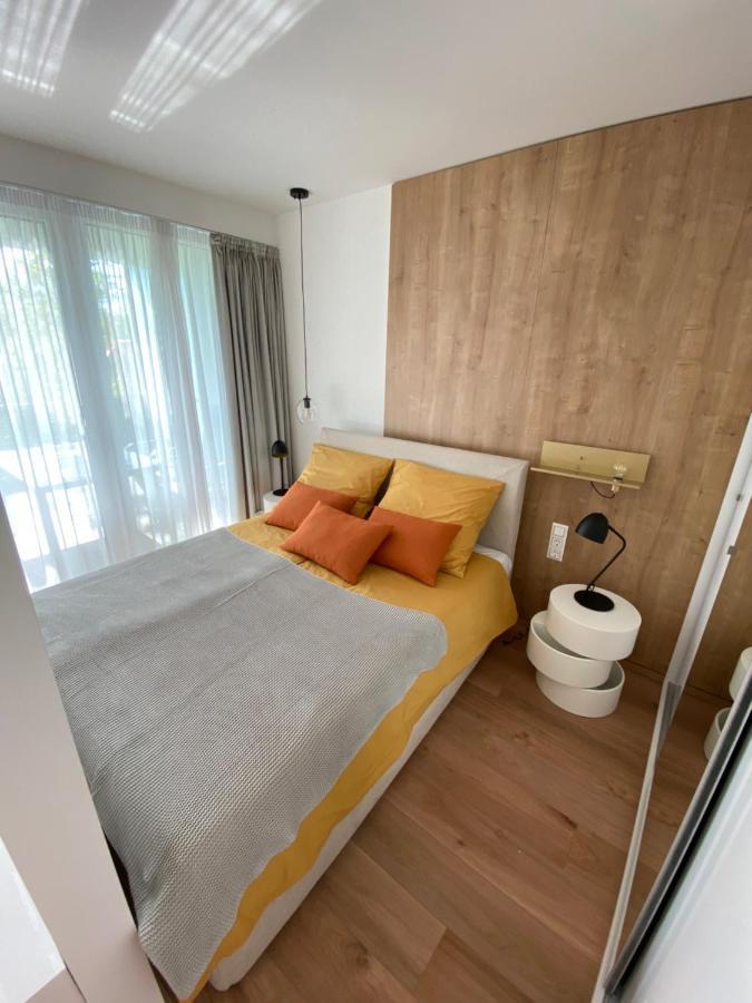 Clyde-Premium Lelle Waterfront Private Apartment バラトンレッレ エクステリア 写真